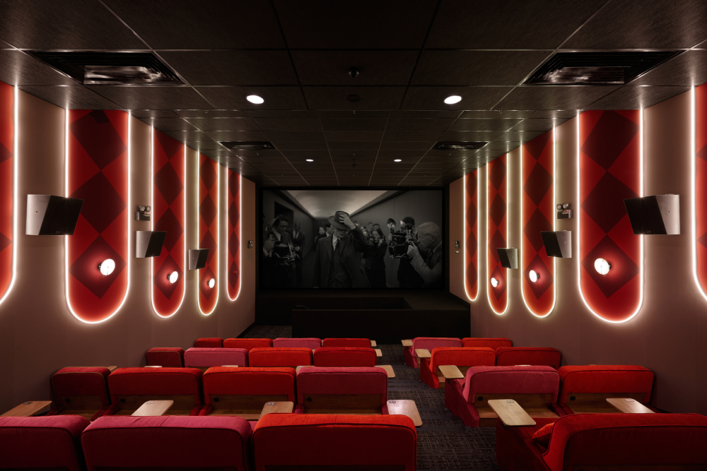 Velvet Hall 2 Screen